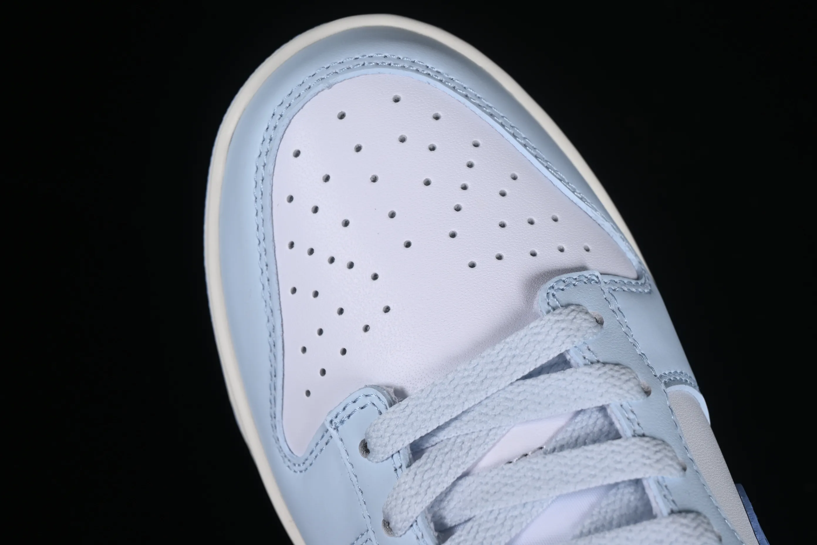 All categories Nk SB Dunk series Nk SB Dunk Low low-top sneakers Z version Nk Dunk Low "Blue Tint" small fresh blue SB low-top casual sneakers DD1873-400